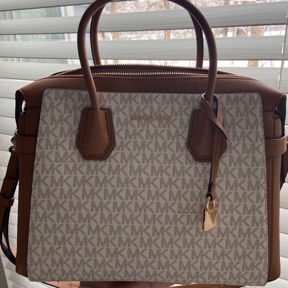 Michael Kors Mercer Belted Med. Satchel Bag
